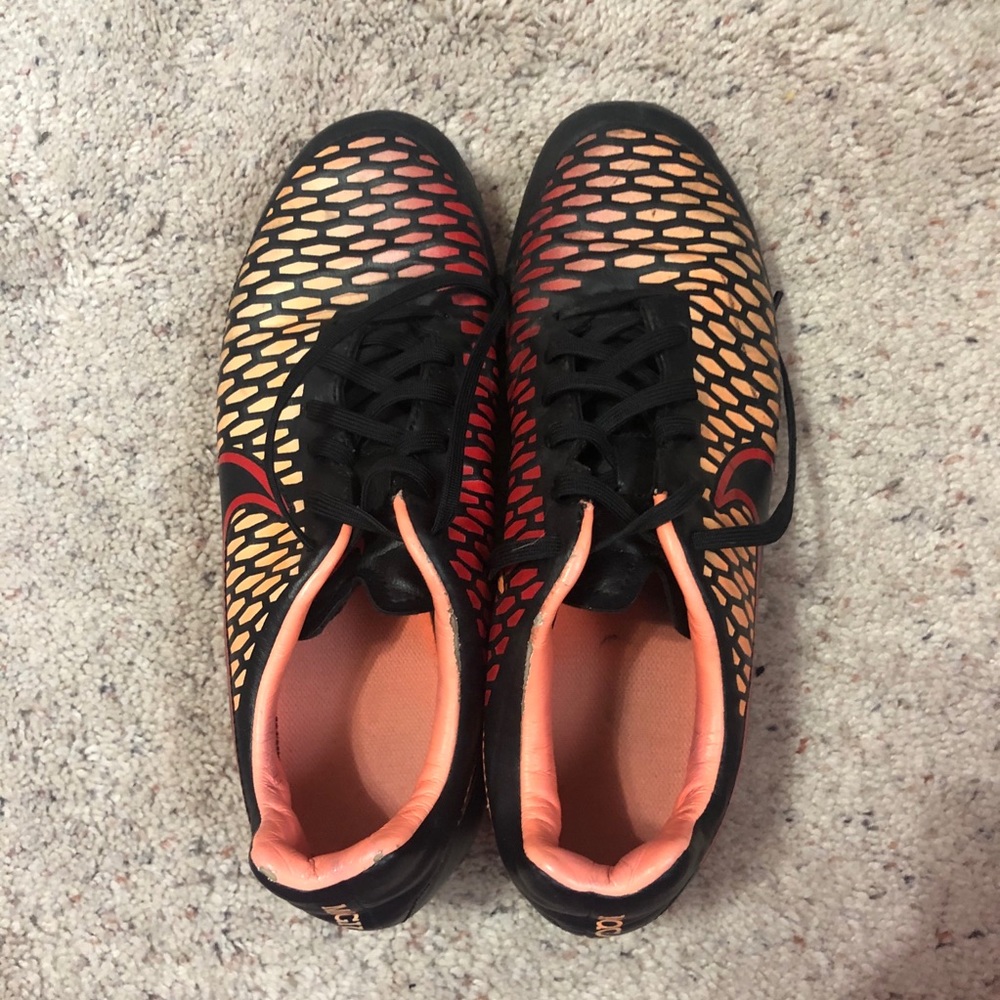 Nike cleats - Picture 2 of 4